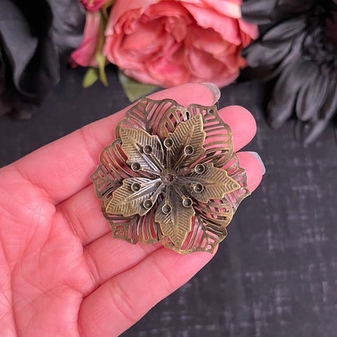 1pc Filigree Flower / Antique Bronze / Embellishments Findings (0207)