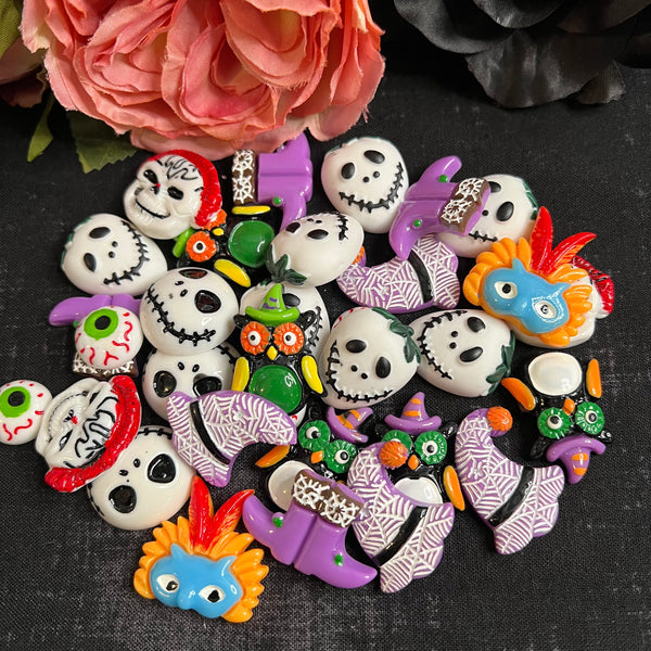 10pc Halloween Resin Flat Backs / Cabochons